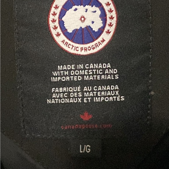 Winter Coat Brought 3 weeks ago To small. All 100% authentic. - Picture 4 of 5